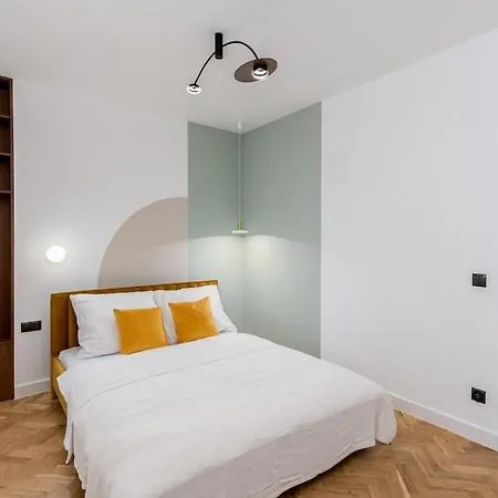 Venice Avenue - 3 Bedroom Luxury 90m2 & Balcony In Old Town