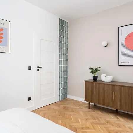 Apartment Venice Avenue - 3 Bedroom Luxury 90m2 & Balcony In Old Town *