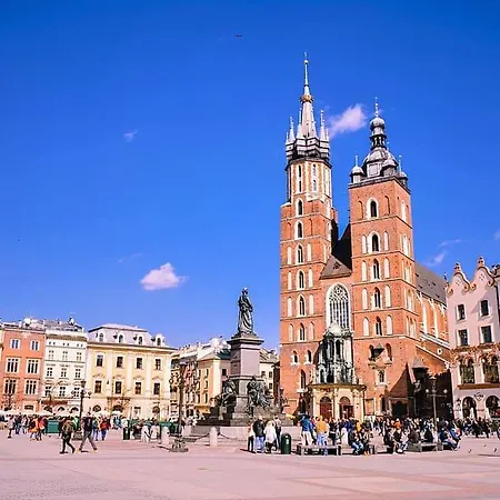 Venice Avenue - 3 Bedroom Luxury 90m2 & Balcony In Old Town Apartment