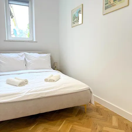 Park Avenue Luxury 3br