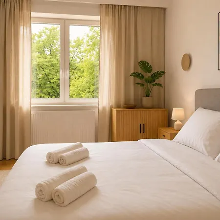 Park Avenue Luxury 3br *